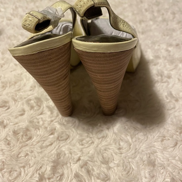 2 Lips Too 💥 Too Oddyssey platform sandal heels - Picture 4 of 9